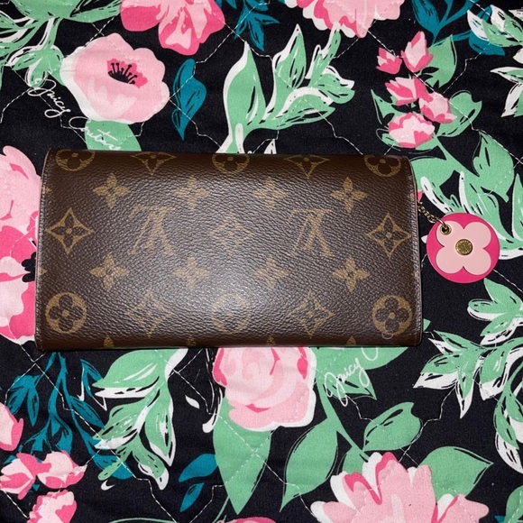 Louis Vuitton Emilie Wallet - Picture 2 of 10